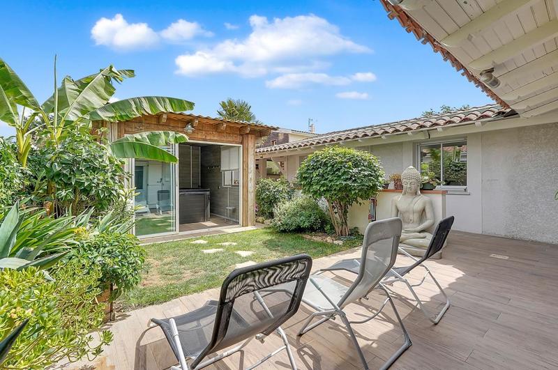 Maison - 215 m² - 5 pièces