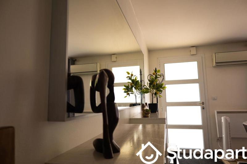 Chambre - 9 m² - 1 pièce