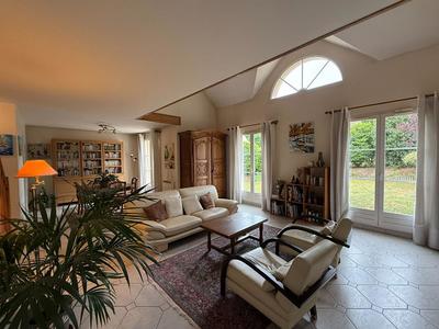 Maison - 142 m² - 7 pièces