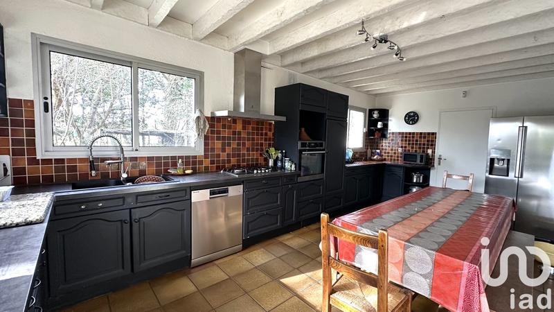 Maison - 260 m² - 9 pièces