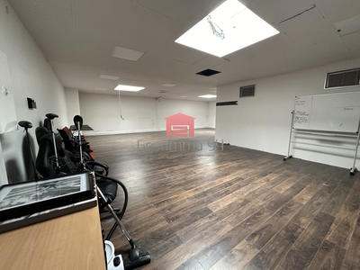 Local d'activités - 127 m²