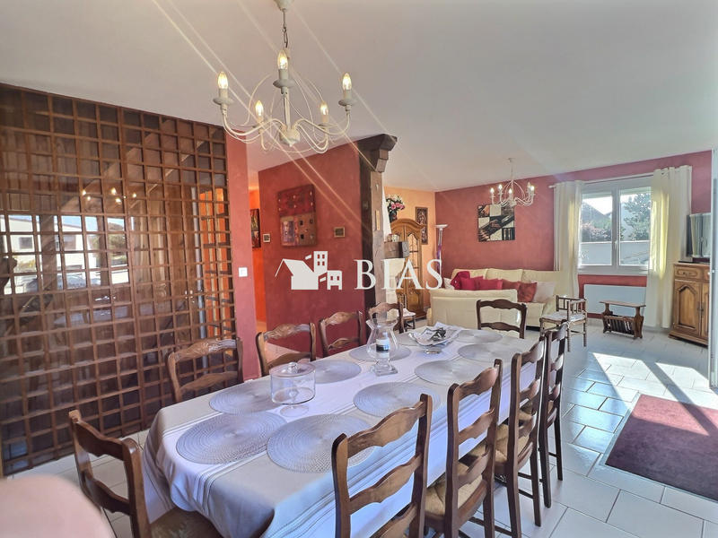 Maison - 123 m² - 7 pièces