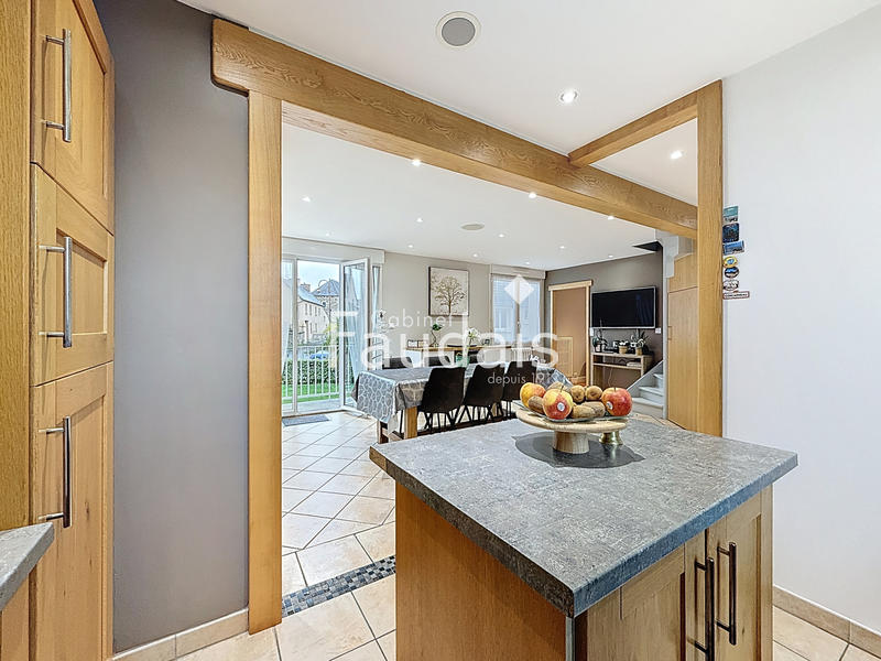 Maison - 141 m² - 5 pièces