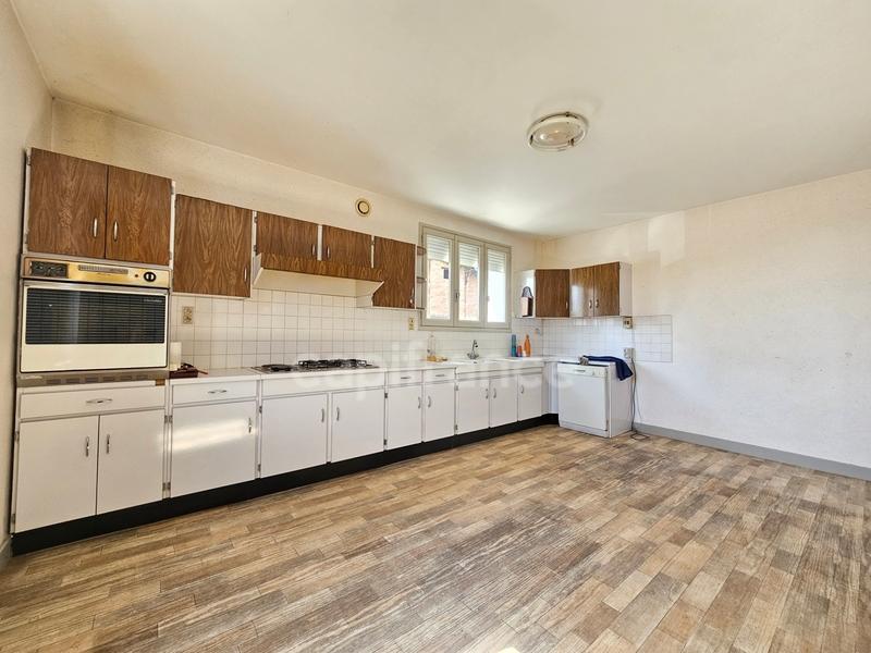 Maison - 184 m² - 8 pièces