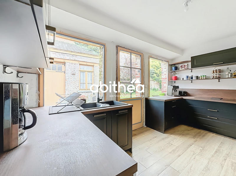 Maison - 260 m² - 10 pièces