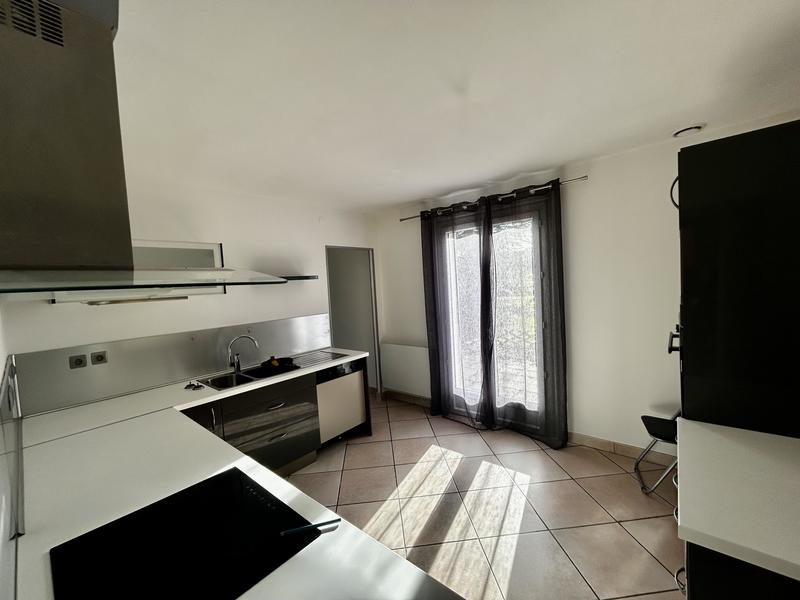 Maison traditionnelle - 199 m² - 9 pièces