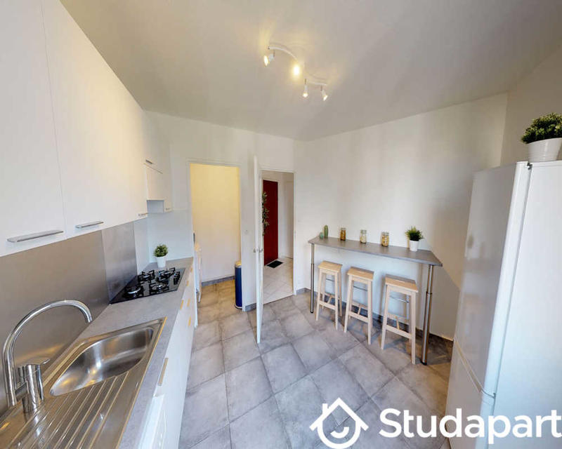 Chambre - 100 m² - 1 pièce