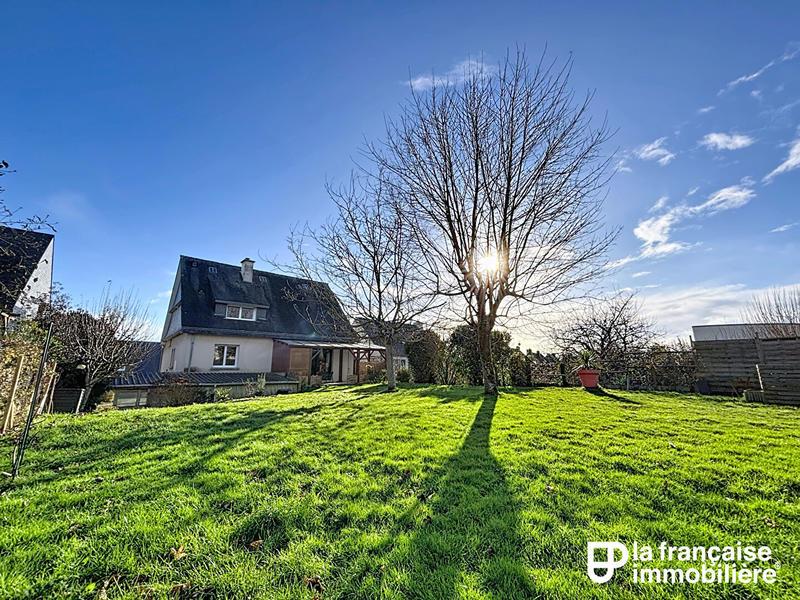 Maison - 218 m² - 8 pièces