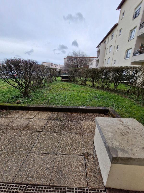 Studio - 30 m² - 1 pièce