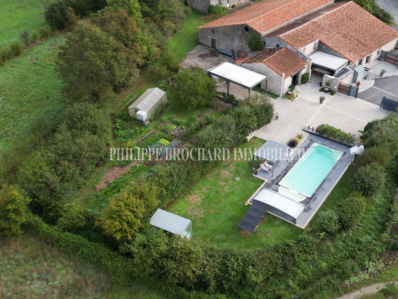 Maison ancienne - 235 m² - 7 pièces