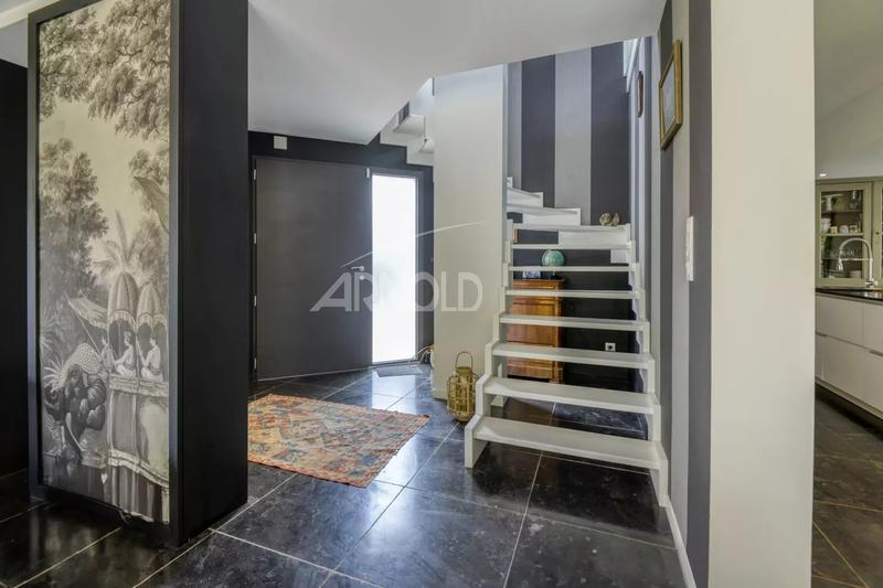 Maison - 191 m² - 8 pièces