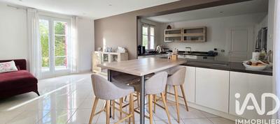 Maison - 228 m² - 7 pièces