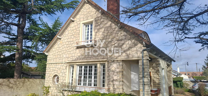 Maison - 99 m² - 5 pièces