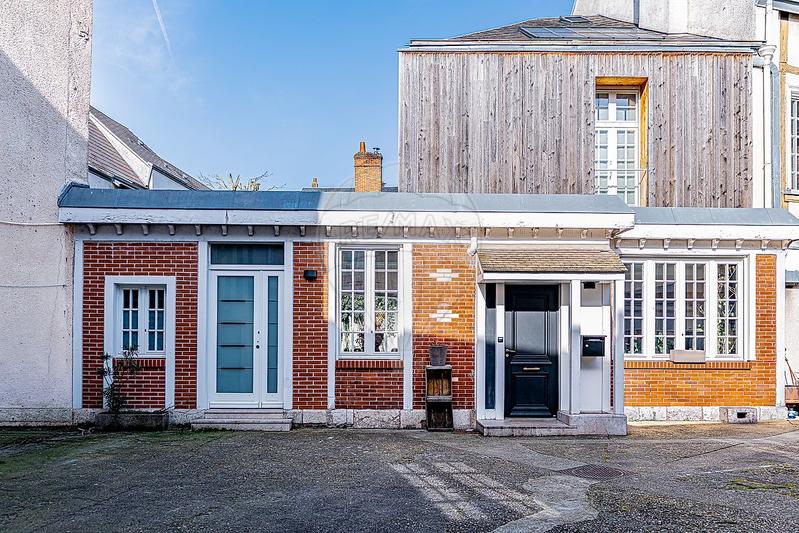 Maison d'architecte - 258 m² - 6 pièces