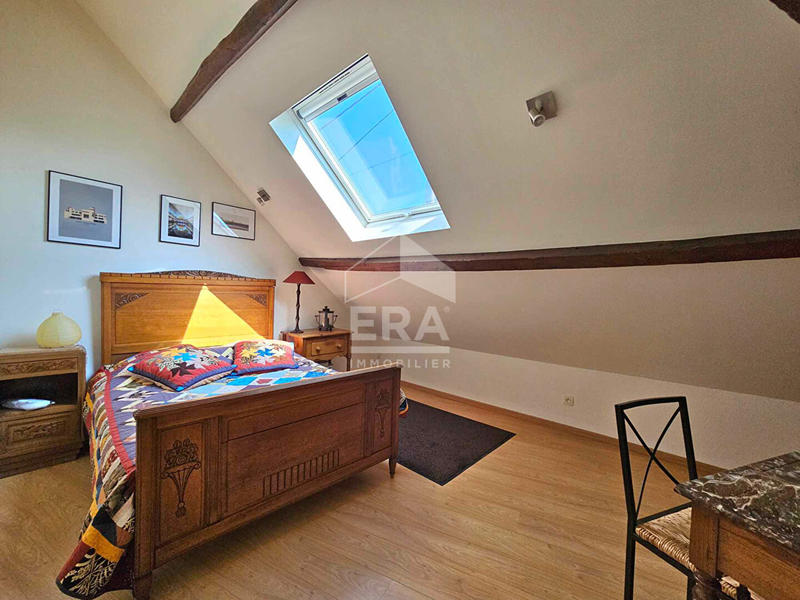 Maison - 240 m² - 9 pièces