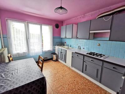 Maison - 205 m² - 7 pièces