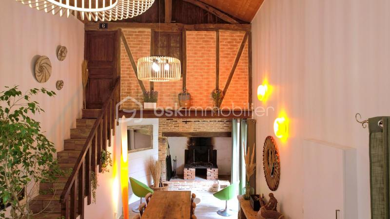 Demeure - 230 m² - 5 pièces