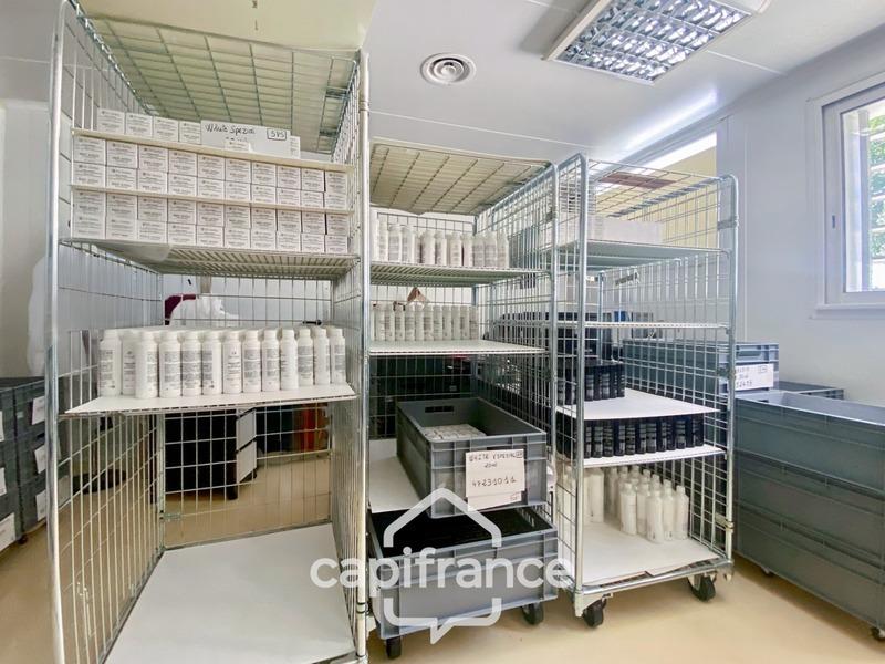 Local d'activité / Entrepôt - 792 m² - 10 pièces