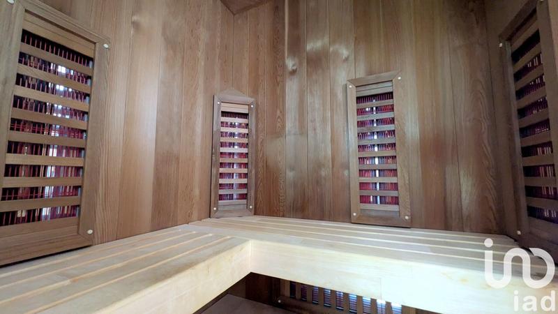 Maison - 218 m² - 6 pièces