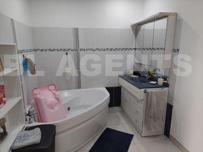 Maison - 223 m² - 7 pièces