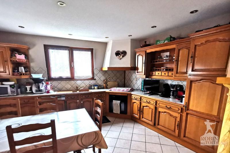 Maison - 235 m² - 10 pièces