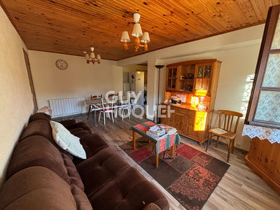 Maison - 96 m² - 5 pièces