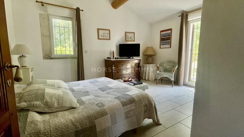 Propriété - 230 m² - 7 pièces