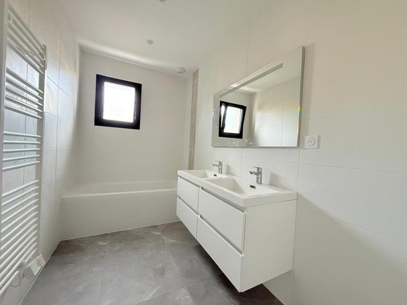 Maison - 115 m² - 4 pièces