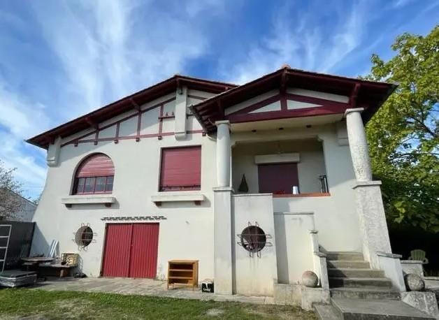 Maison - 90 m² - 3 pièces