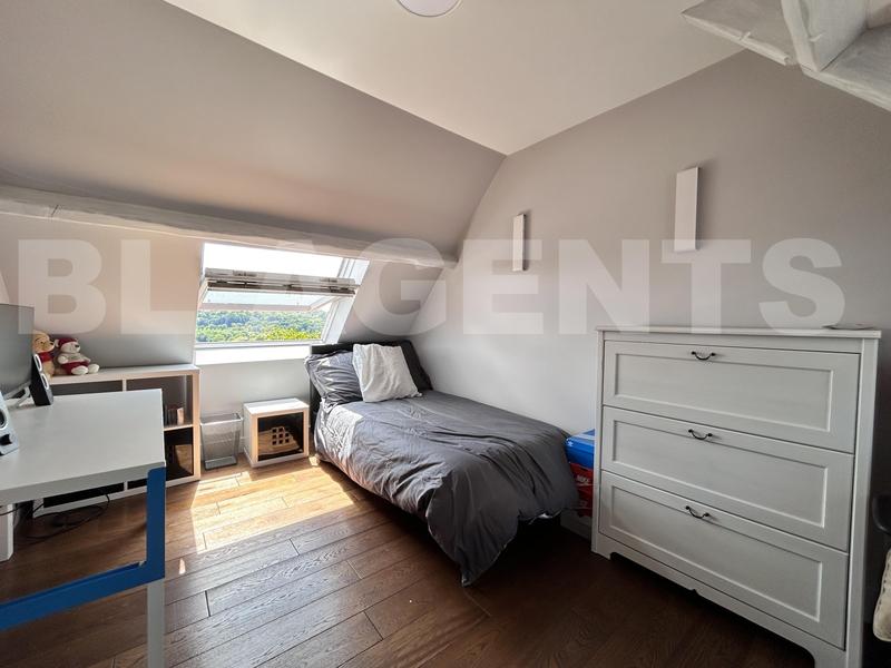 Maison contemporaine - 219 m² - 6 pièces