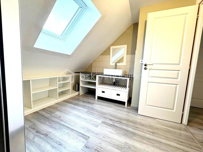 Maison traditionnelle - 183 m² - 7 pièces