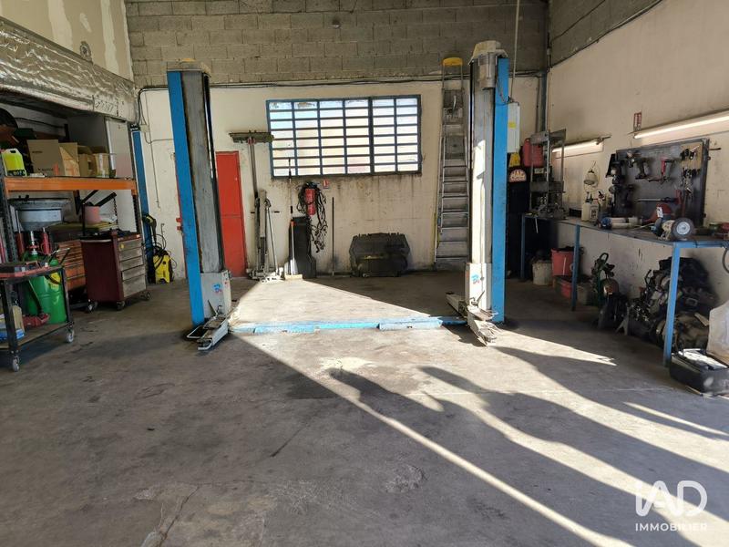 Local commercial - 215 m²