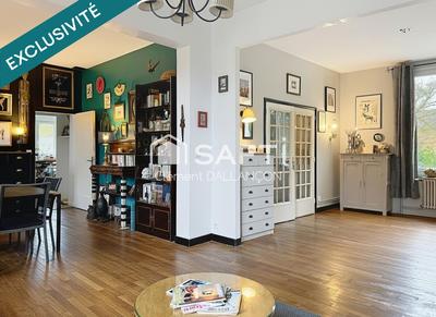 Maison - 288 m² - 10 pièces