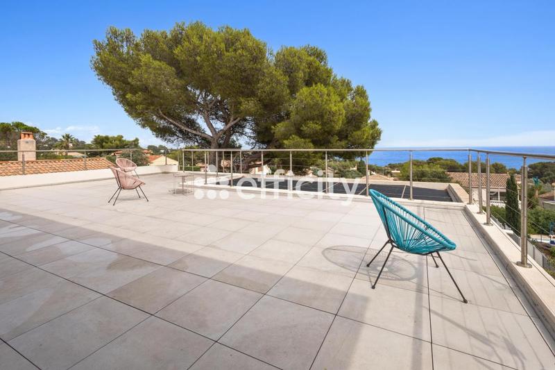 Maison - 211 m² - 7 pièces