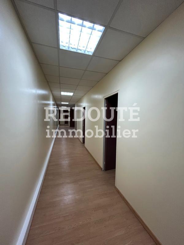 Bureau - 132 m² - 6 pièces