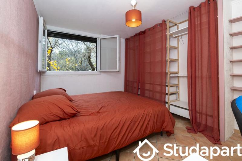 Chambre - 10 m² - 1 pièce