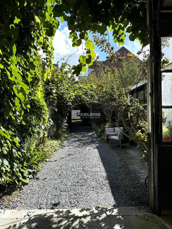 Loft - 217 m² - 5 pièces