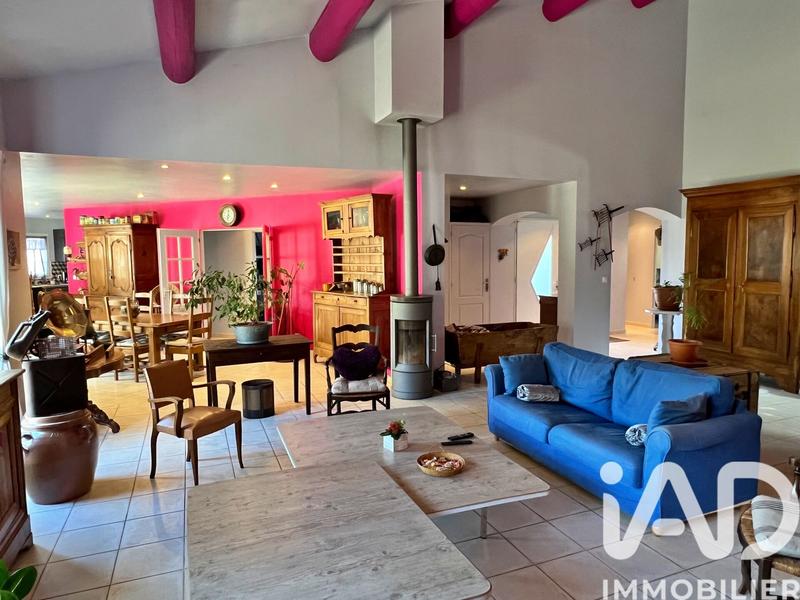 Maison - 266 m² - 7 pièces