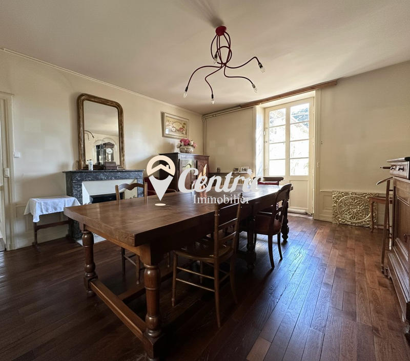 Maison ancienne - 230 m² - 8 pièces