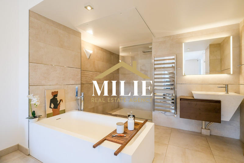 Appartement - 133 m² - 4 pièces