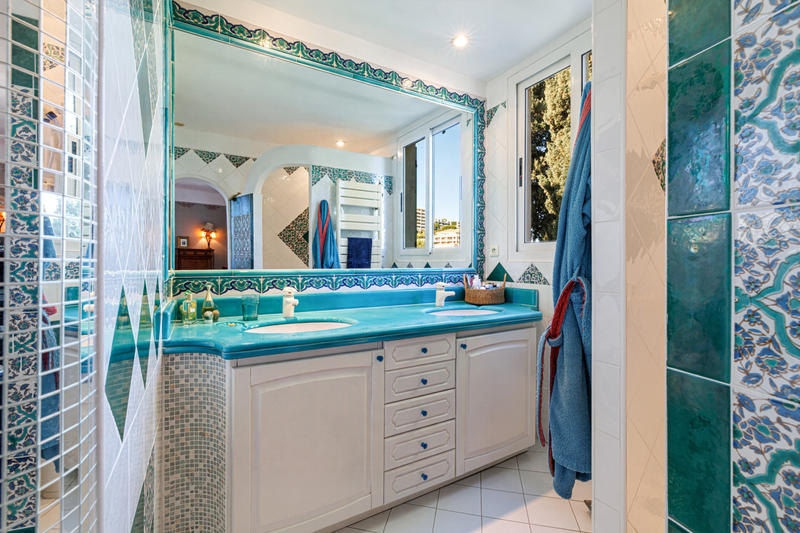 Maison - 205 m² - 6 pièces