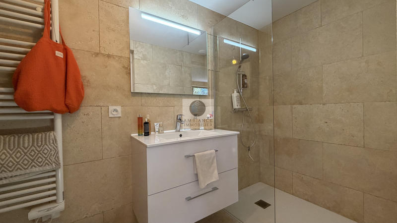 Maison - 258 m² - 7 pièces