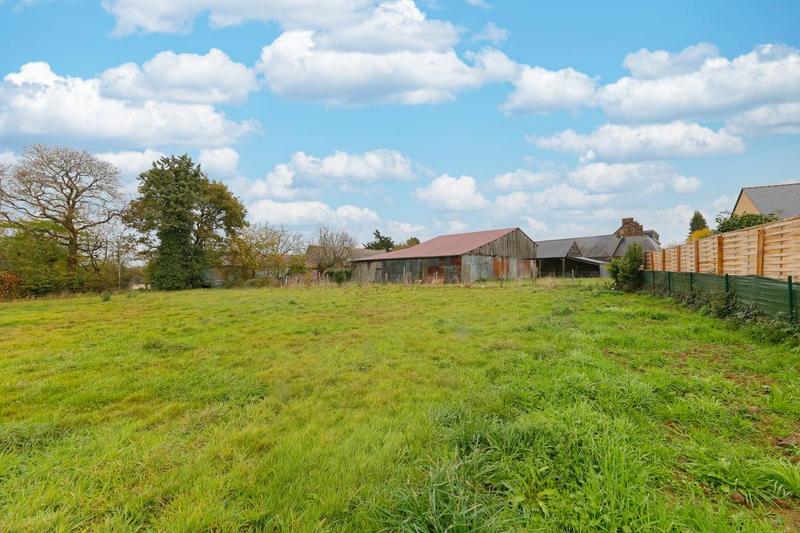 Terrain constructible - 1 200 m²