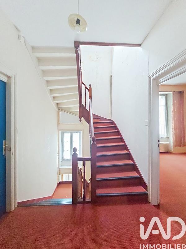 Maison - 240 m² - 11 pièces