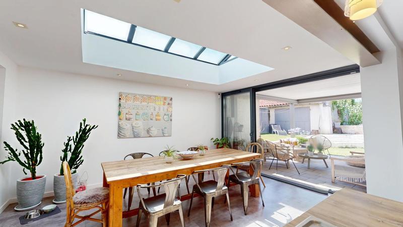 Maison - 208 m² - 7 pièces