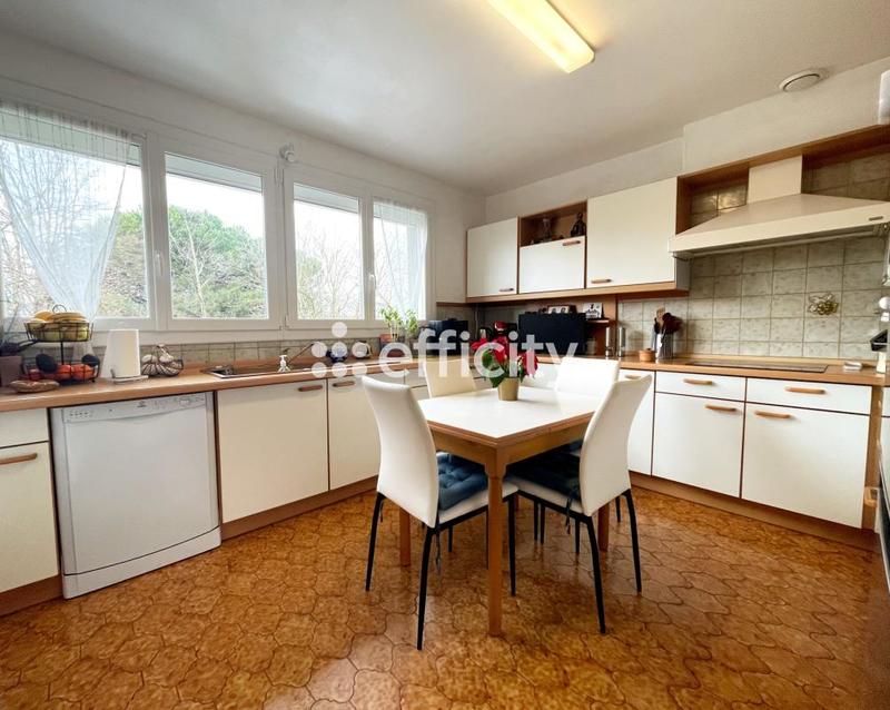 Pavillon - 180 m² - 8 pièces