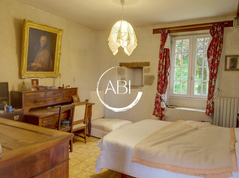 Maison ancienne - 258 m² - 9 pièces