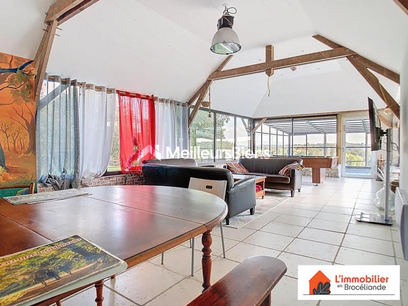 Propriété - 324 m² - 9 pièces