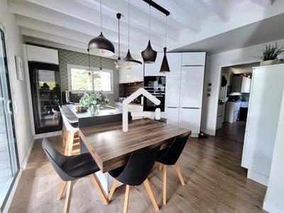 Maison - 170 m² - 6 pièces