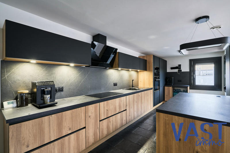 Maison traditionnelle - 160 m² - 7 pièces